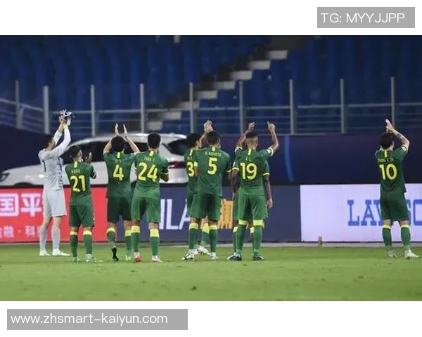 恒大与国安激战正酣谁能在这场巅峰对决中笑到最后